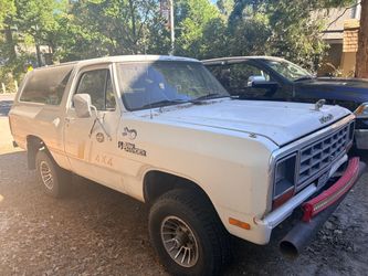 Dodge Ram Charger 4x4 SUV