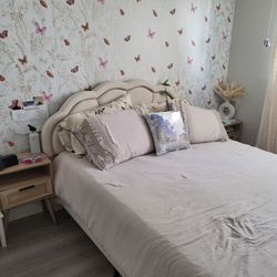 Queen size bed