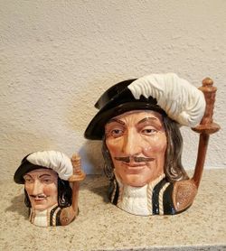 ROYAL DOULTON larg and small Toby Mug "Athos" 1955