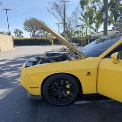 Dodge Challenger Scat pack 