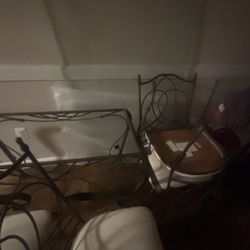 Brand new dining room set in mint condition!