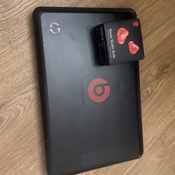 Beats By DRE limited Edition Lap Top With Ear Buds Included 