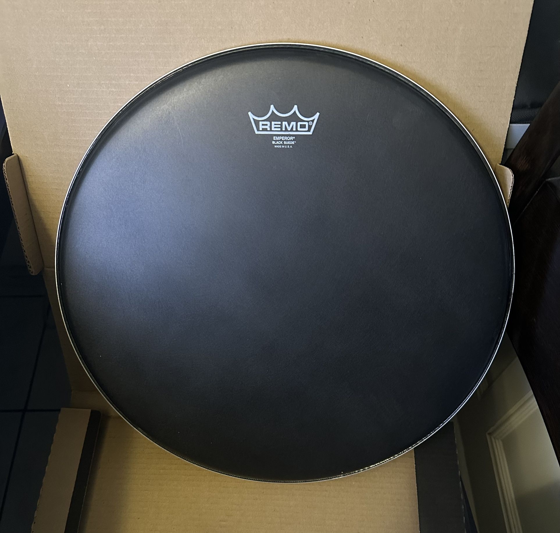 Remo 18 Inch Emperor Black Suede Drum Head - New