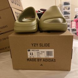 YEEZY SLIDE RESIN