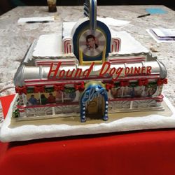 ELVIS " HOUND DOG CAFE"