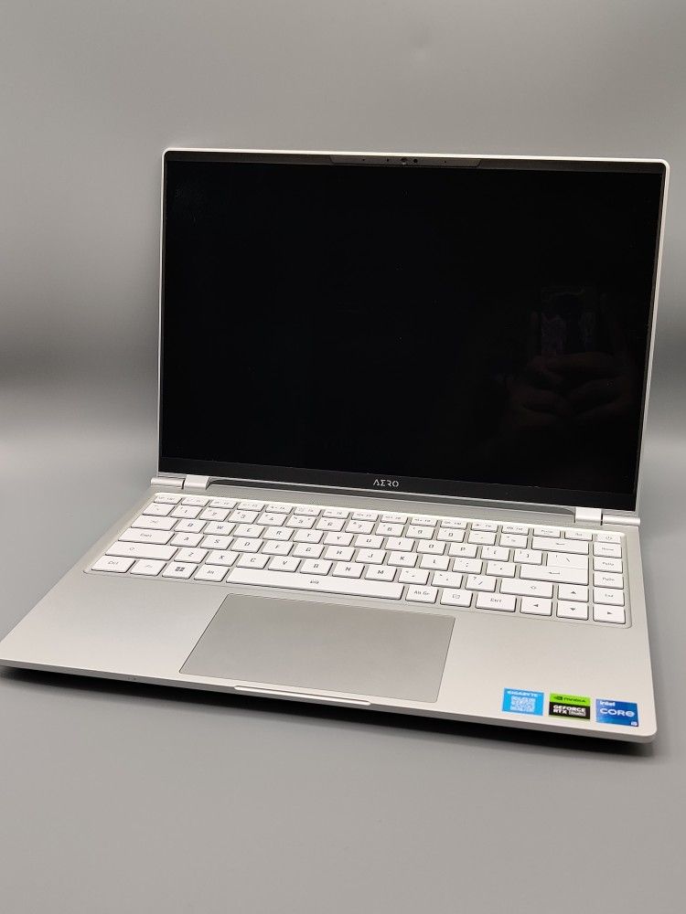 Gigabyte Aero 14 OLED gaming laptop