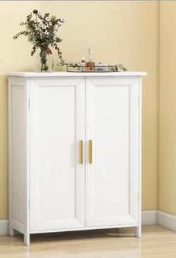 White cabinet
