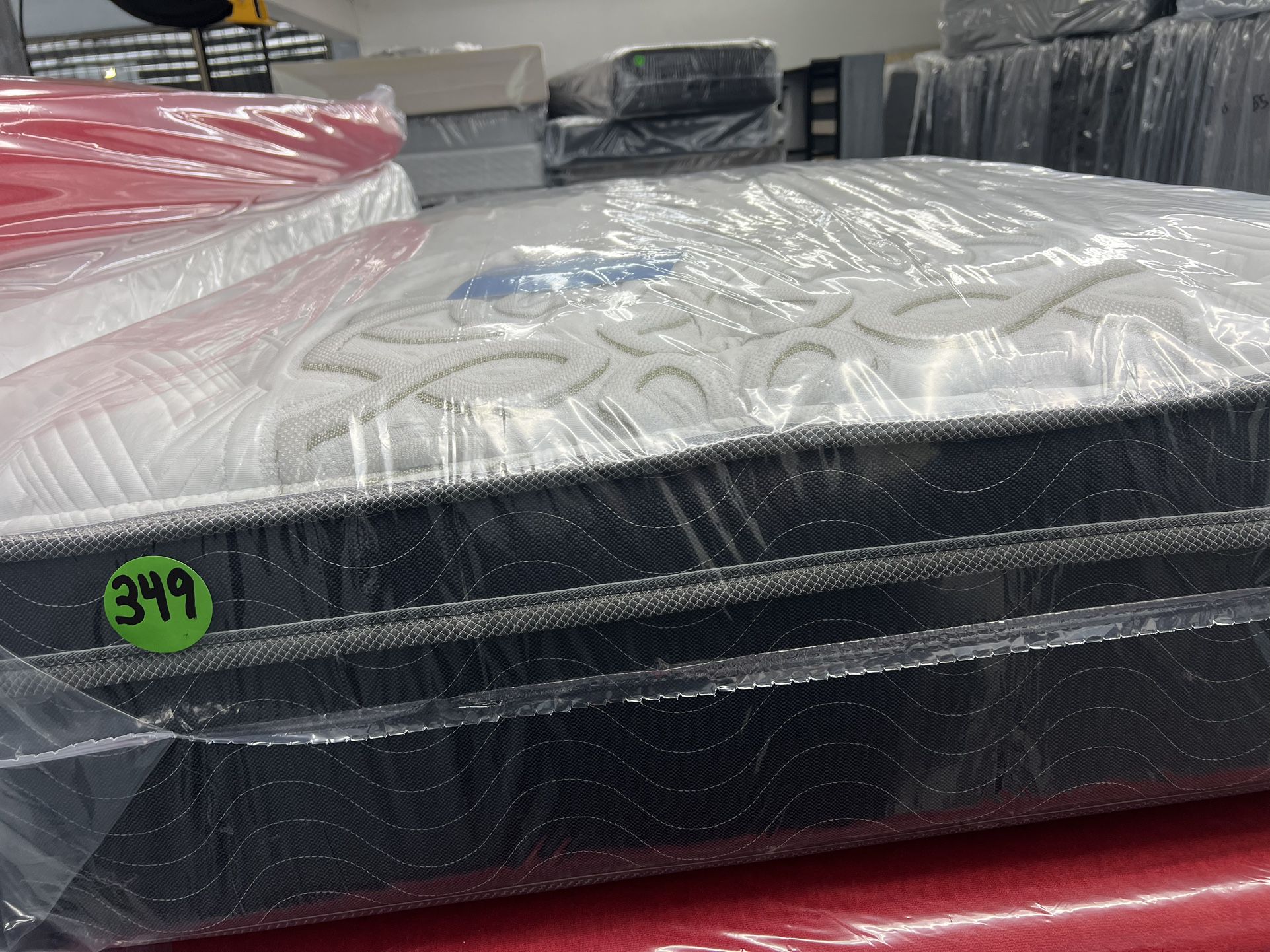 NEW WITH WARRANTY TWIN SIZE SOUTHERLAND EUROTOP MATTRESS & BOX SPRING BED SET