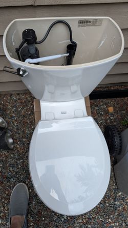 American Standard toilet 1.28gpf