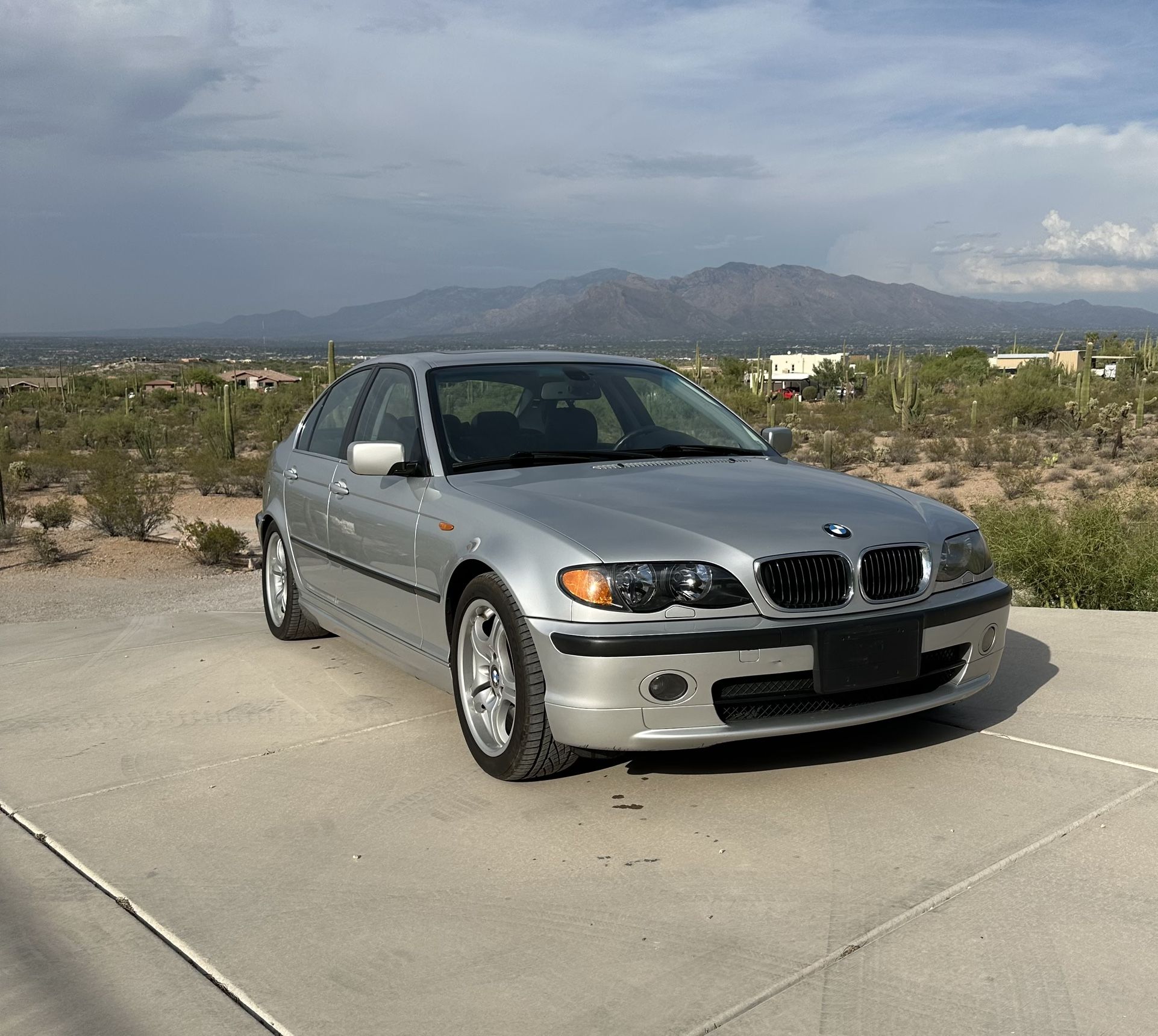 2004 BMW 330i
