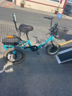 ELECTRIC TRICYCLE FOLDING LOOK NEW