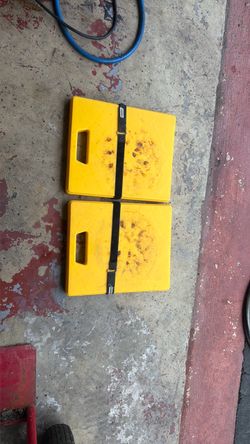 Yellow Plastic Jack Pads Set of 2