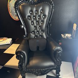 Luxurious King/queen Chair