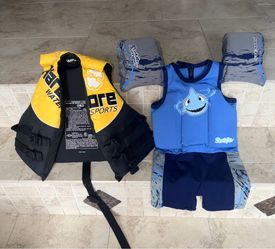 Kids swim life jackets - set of 2 - Boynton Beach - $20