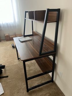 Computer desk