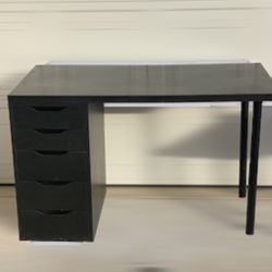 Black Alex With Table 