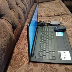 Laptop HP-15-bs212wm- Exele-nte Para Estud-iantes.