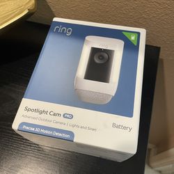 Ring Rechargeable Battery Spotlight Advanced Security Camera Pro - White