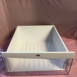LG / KENMORE REFRIGERATOR CRISPER DRAWER  PART# MJS618427