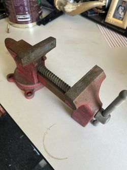 03  1/2 Vise Columbian 