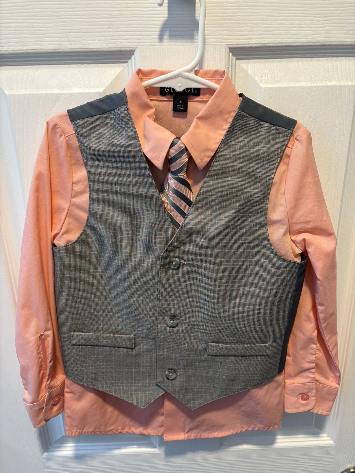 Boys Size 5 Suit w/ top tie vest & pants - Simi Valley