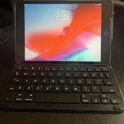iPad Mini 3 - 128GB WiFi - Like New + Keyboard Case Bundle