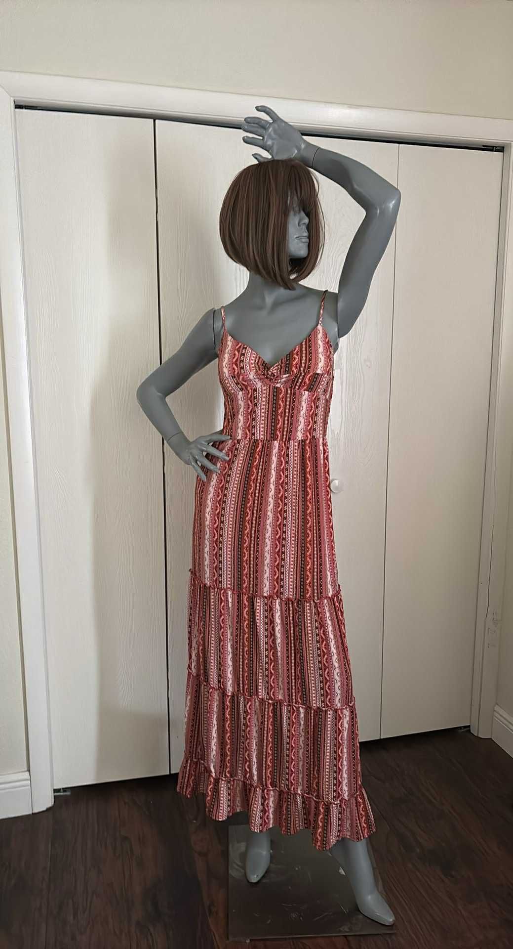 Long Woman Dress Size Medium (7-9)