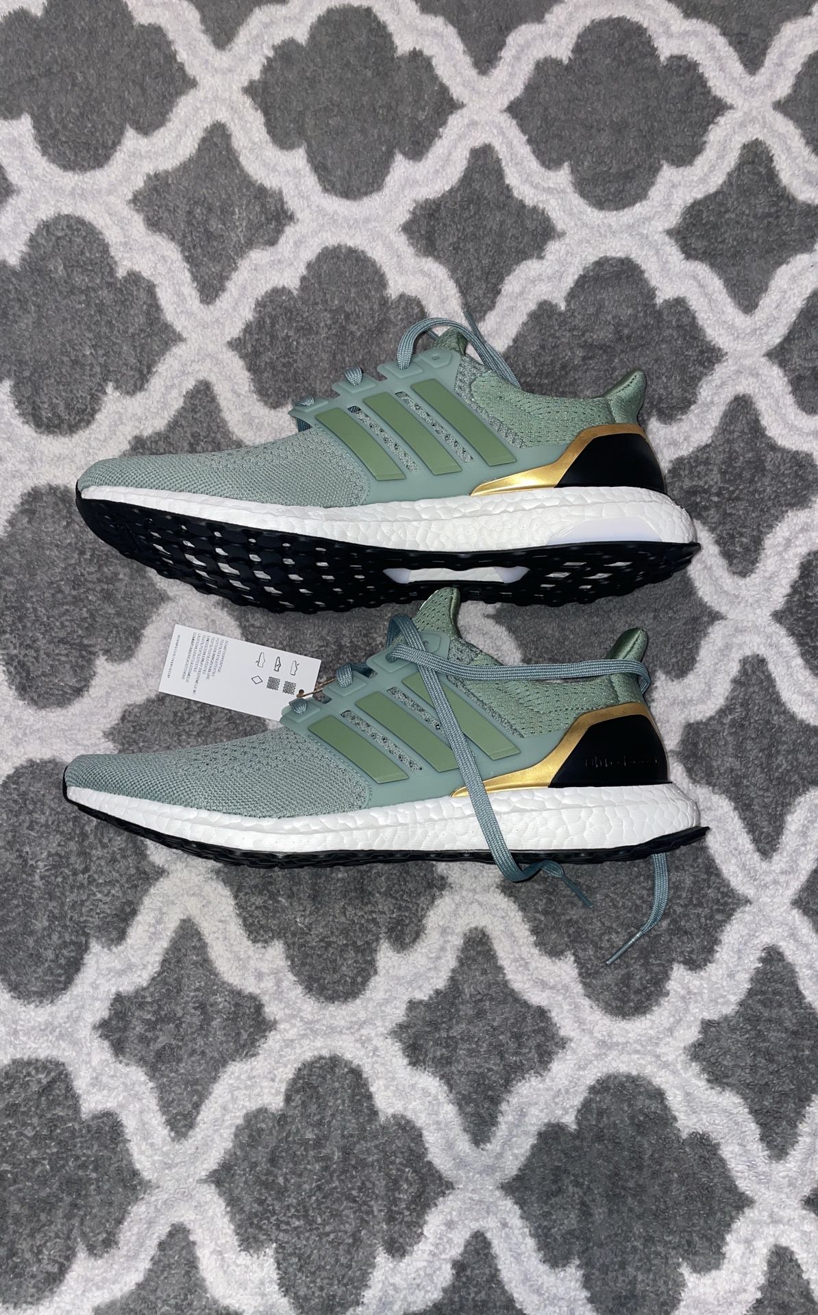 Adidas UltraBoost Men’s SIZE 11