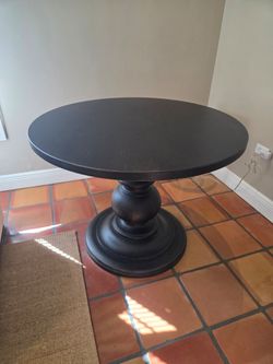 Pottery Barn Linden 40" Solid Wood Round Pedestal Dining Table - Black / Dark Ebony