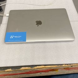 MacBook Pro 13” 2022 M2/16/256gb -Bulverde 