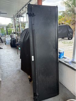 Truck bed cover