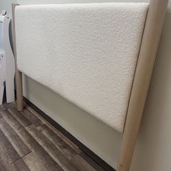 Model display BoHo queen sherpa headboard