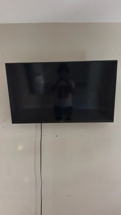 Vizio tv with mount (tv is 3 feet wide just under 21 inches in height with mount too