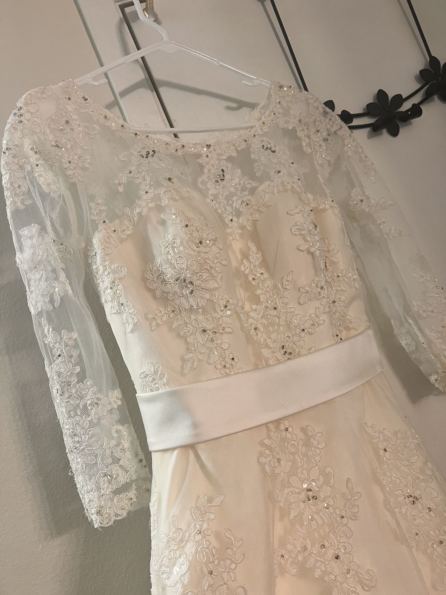 jacquelin exclusive wedding dress Size  6 New 