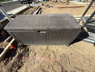 Pool storage