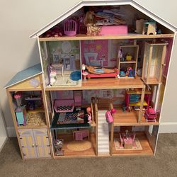 Barbie House Doll House With Dolls, Furniture, Clothes And Accessories