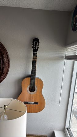 Guitara. $40