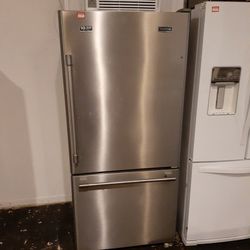 Maytag Refrigerator Excellent Condition 