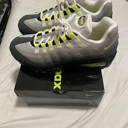 Nike Air Max 95 OG  Big Bubble Neon Women’s size 11/men’s size 9.5 unisex