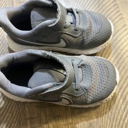 Toddler Nikes Size 8