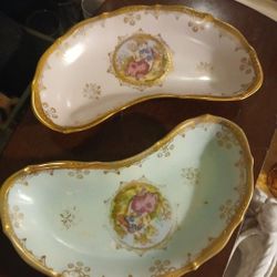ANTIQUE ROYAL VIENNA HAND PAINTED Gold Trim PORCELAIN BONE DISH x2 Pink and Blu