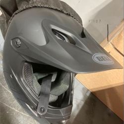 MOUNTAIN BIKE HELMET ADULT SZ SMALL. Retails $150