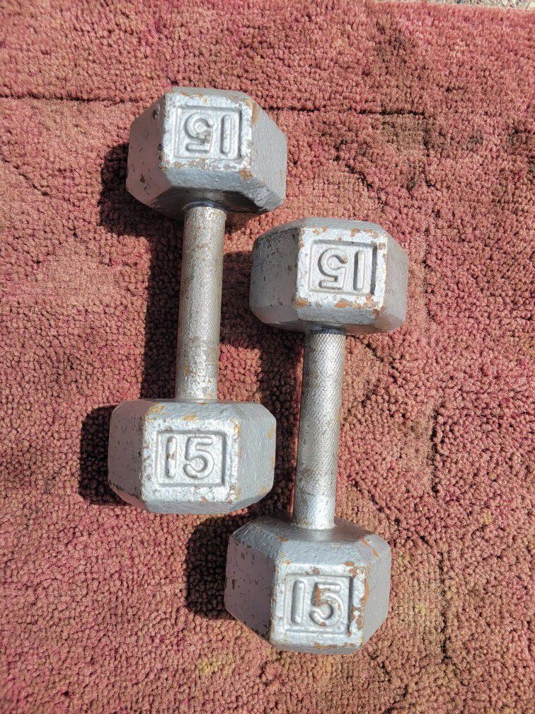 SET OF 15LB.  HEXHEAD DUMBBELLS
 TOTAL 30LBs. 
7111  S. WESTERN WALGREENS 
$30  CASH ONLY AS IS