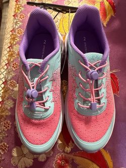 Girls size 2 shoe