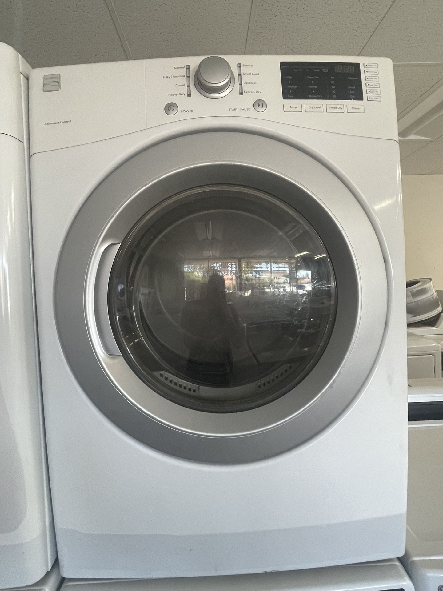 Kenmore Super Capacity Natural Gas Stackable Dryer In Excellent Working Condition
