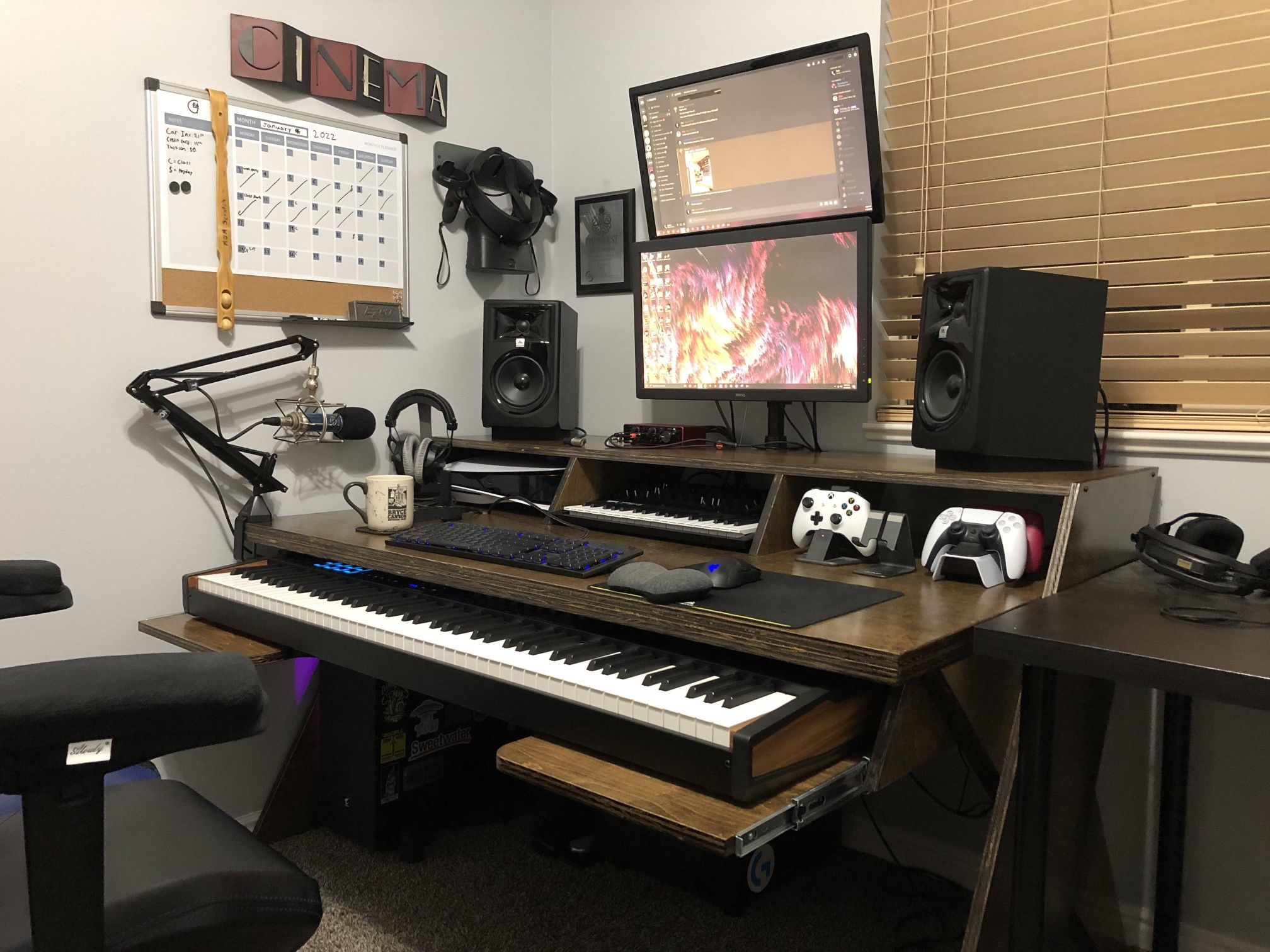 Output Platform Studio Desk