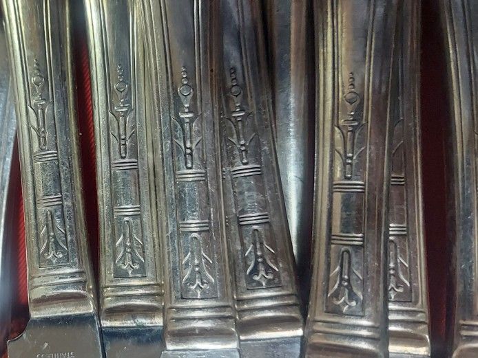 32 Pieces, Service For 8