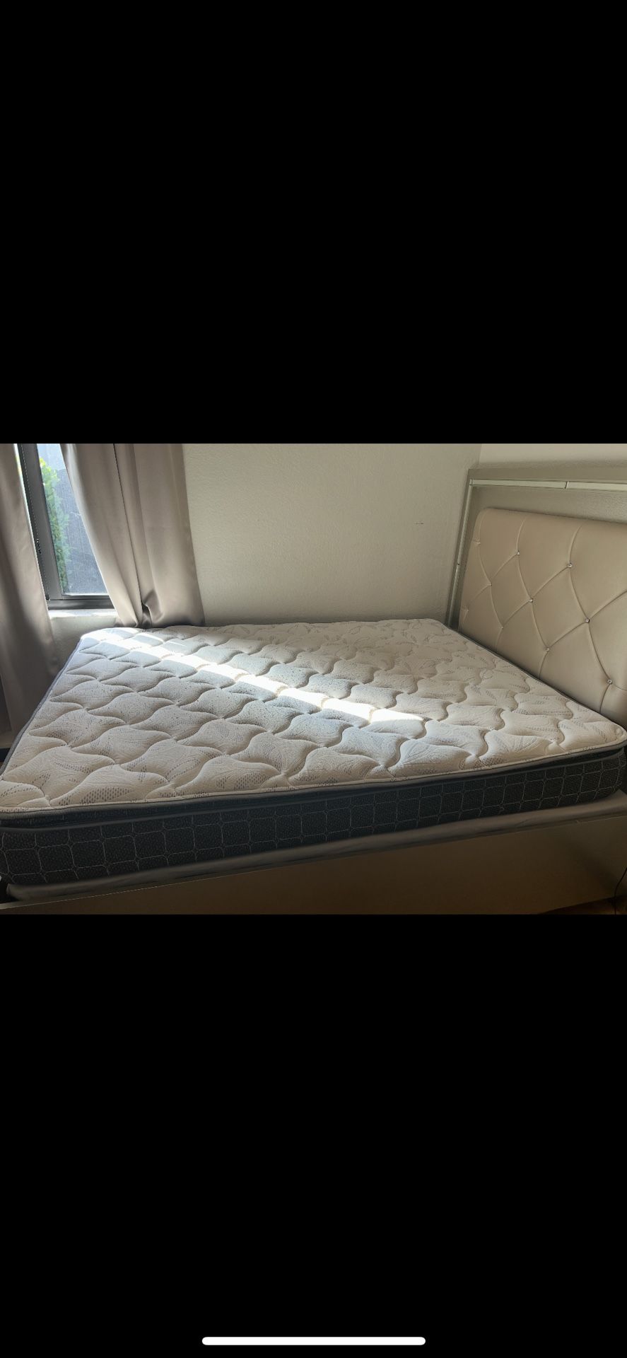 Queen bed With Mattress And Table With Mirror