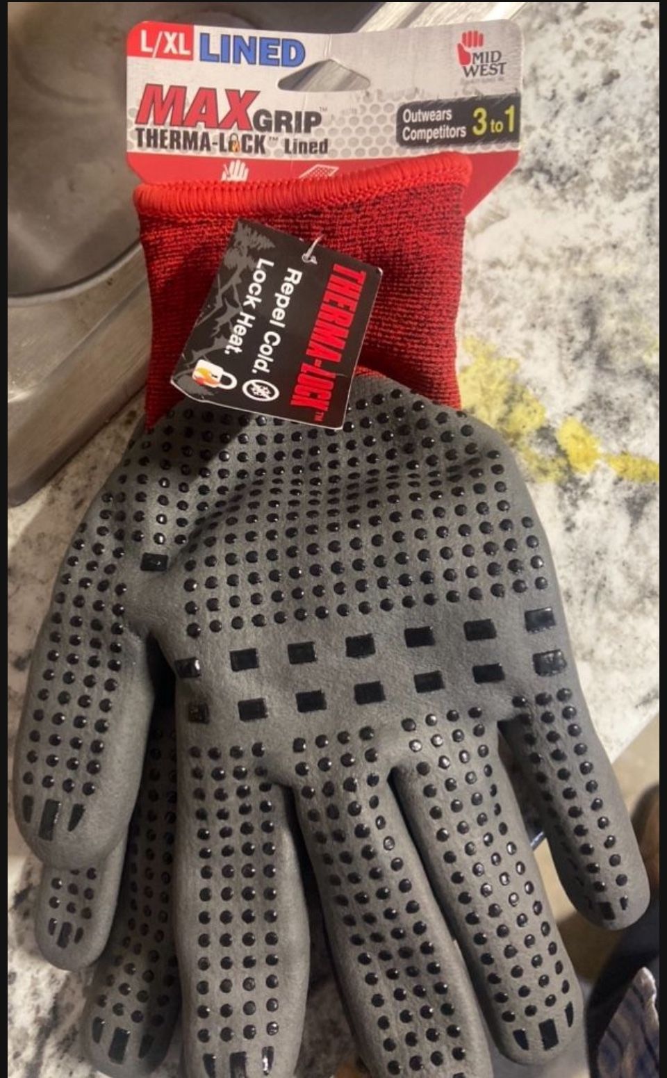 L/XL LINED MAXGRIP THERMA-LOCK* Lined PIMA-LOCK* Repel Cold. O WEST Outwears Competions 3 to 1 Gloves