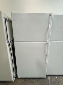 Refrigerator GE 33”